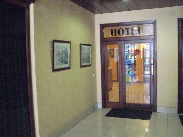 Hotel Achuri Віторія-Гастейс Екстер'єр фото